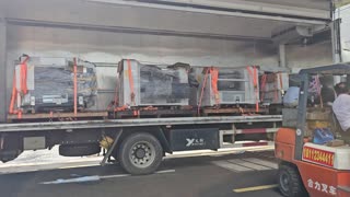 找个人师傅便宜但出问题了找不到人，正规公司贵但有保障1